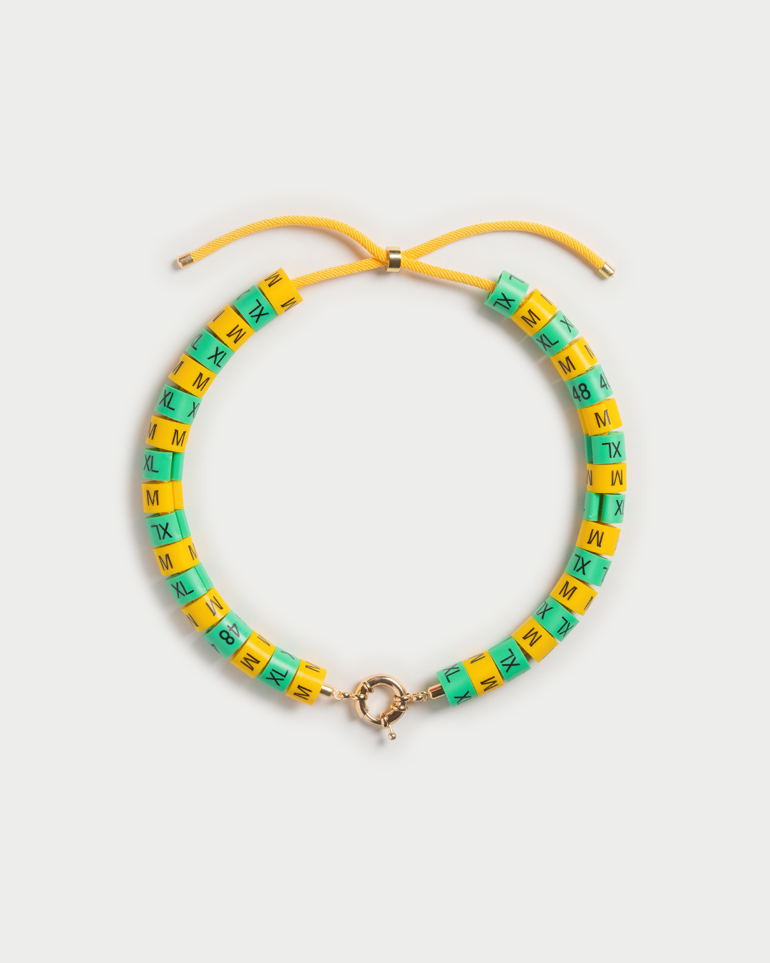 Necklace Solea in colors yellow and green to embody the Brazilian alegria